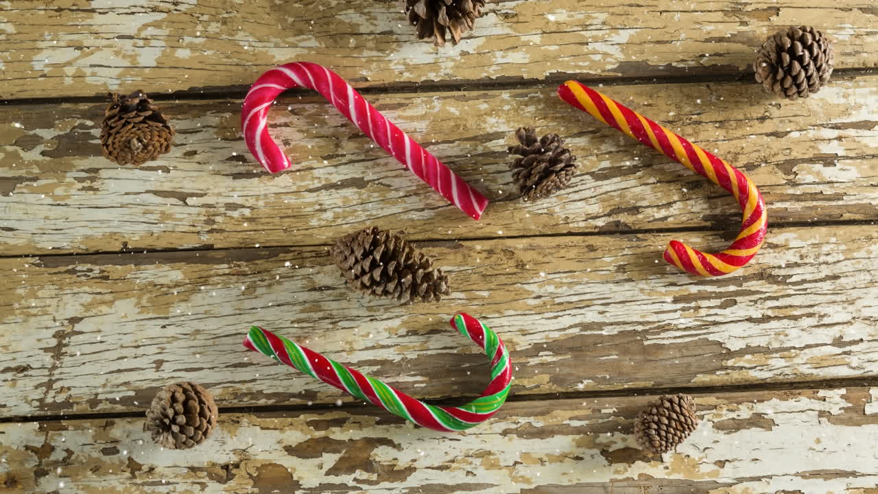 nieve cayendo con decoraciones de navidad