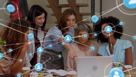 animación de la red de conexiones entre diversas personas de negocios en la oficina
