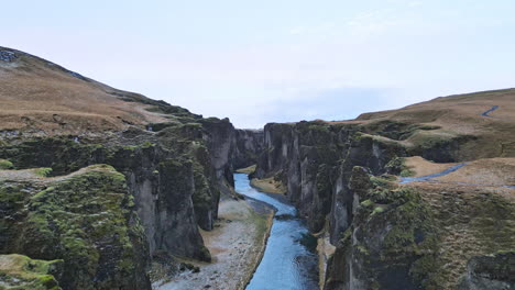 Fjadrargljufur-Canyon-Luftaufnahme-In-Island-Im-Frühen-Winter-7