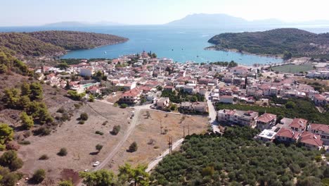 Küstenstadt-Palea-Epidavros-In-Argolis,-Peloponnes,-Griechenland---Malerische-Antenne