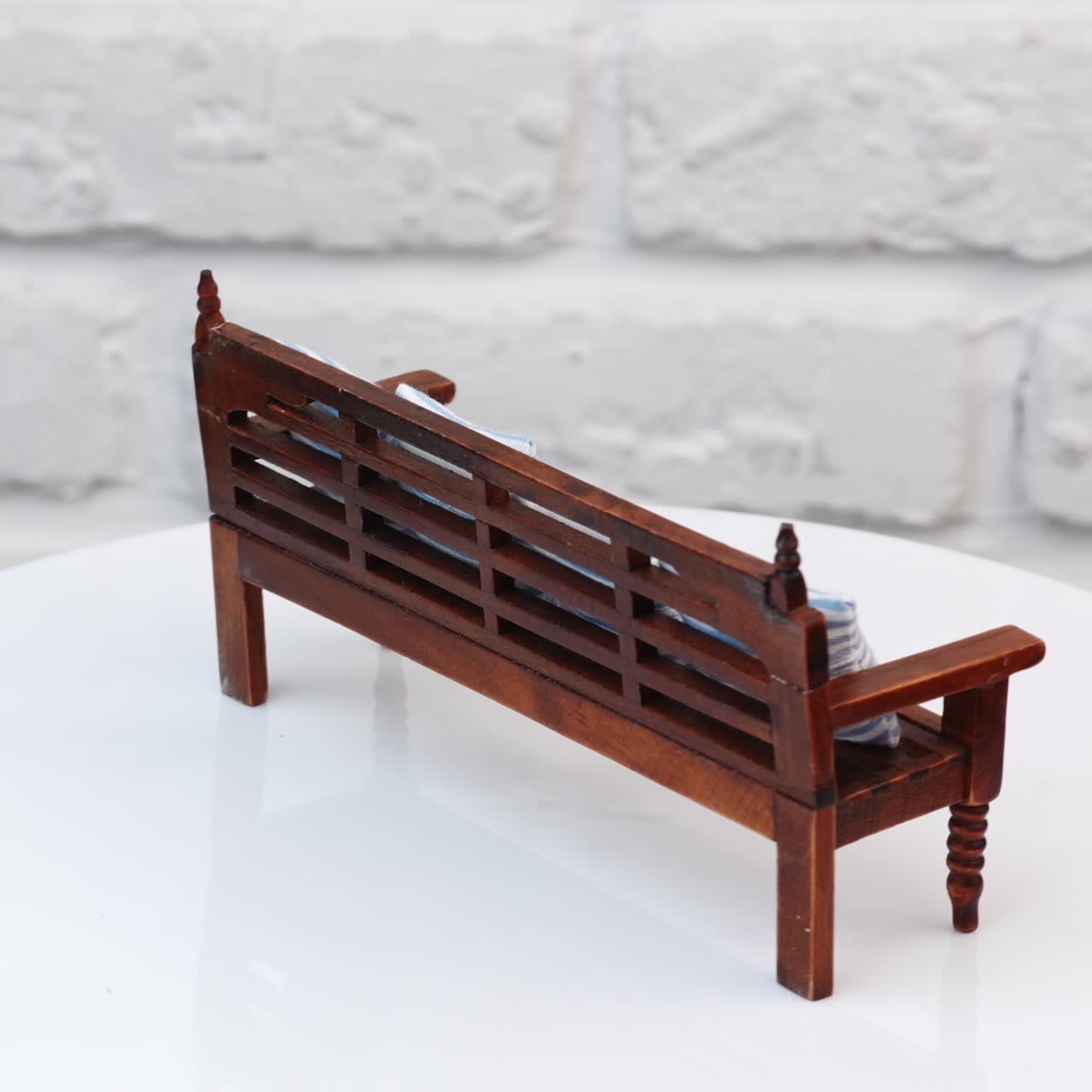 Furniture for dolls, rotation