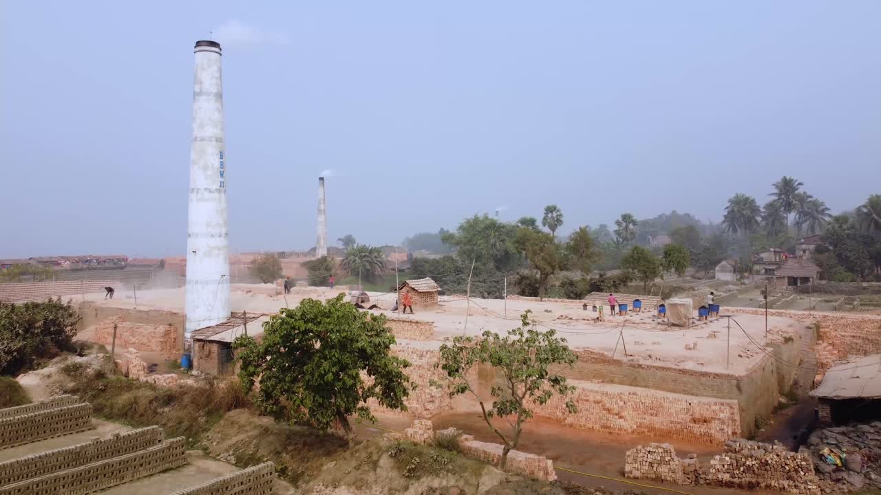 The brick industry developed around the alluvial soil along the Ganga River