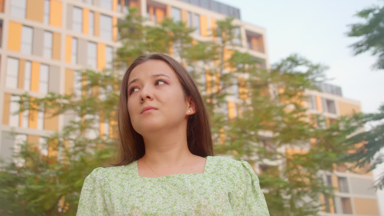 joven fotógrafa adolescente, cámara lenta de 4k