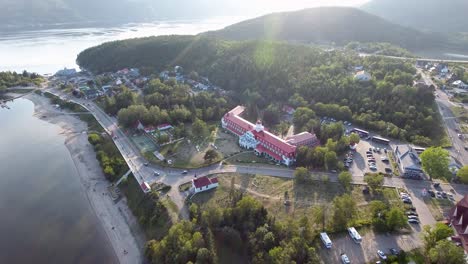 Tadoussac-Quebec-Zumbido-Establecimiento-Disparo