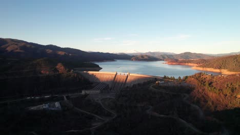 4K-aerial-of-hydroelectric-dam-in-idyllic-California-wilderness