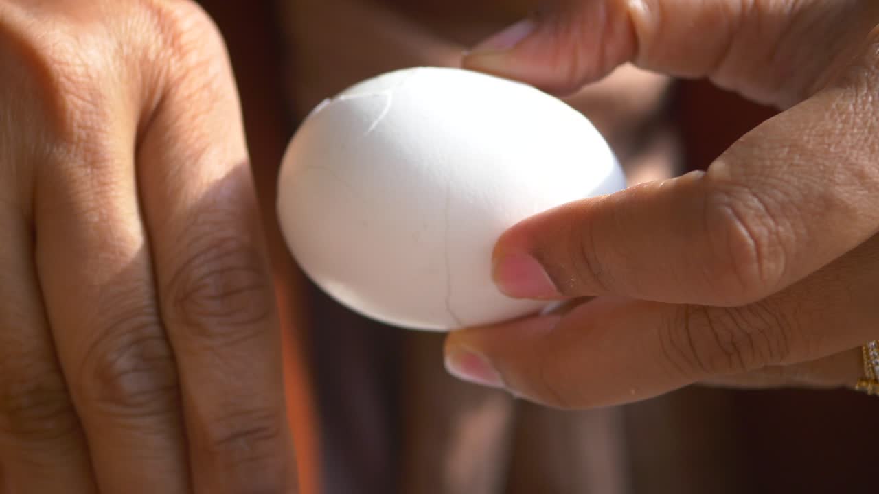 Peeling a Boiled Egg