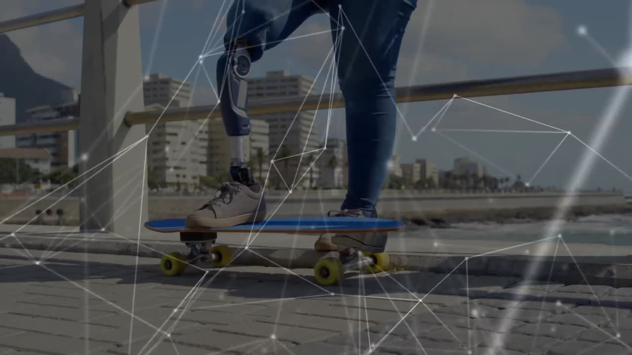 animación del procesamiento de datos con una mujer con una pierna protésica en el fondo