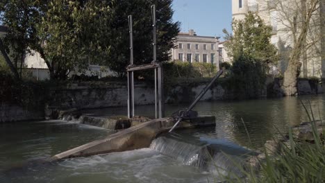 Staudamm-In-Der-Charente,-Frankreich