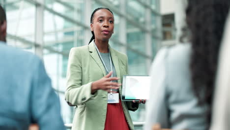 Tablet,-training-and-presentation-with-black-woman