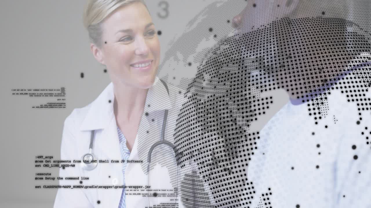 Paziente maschio che parla, facendo annuire e sorridere la dottoressa mentre una sovrapposizione di un globo medico pulsa.