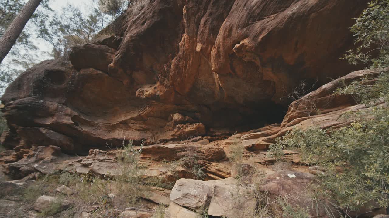 rocas interesantes en el parque nacional de jellybean pool en el oeste de sídney, australia