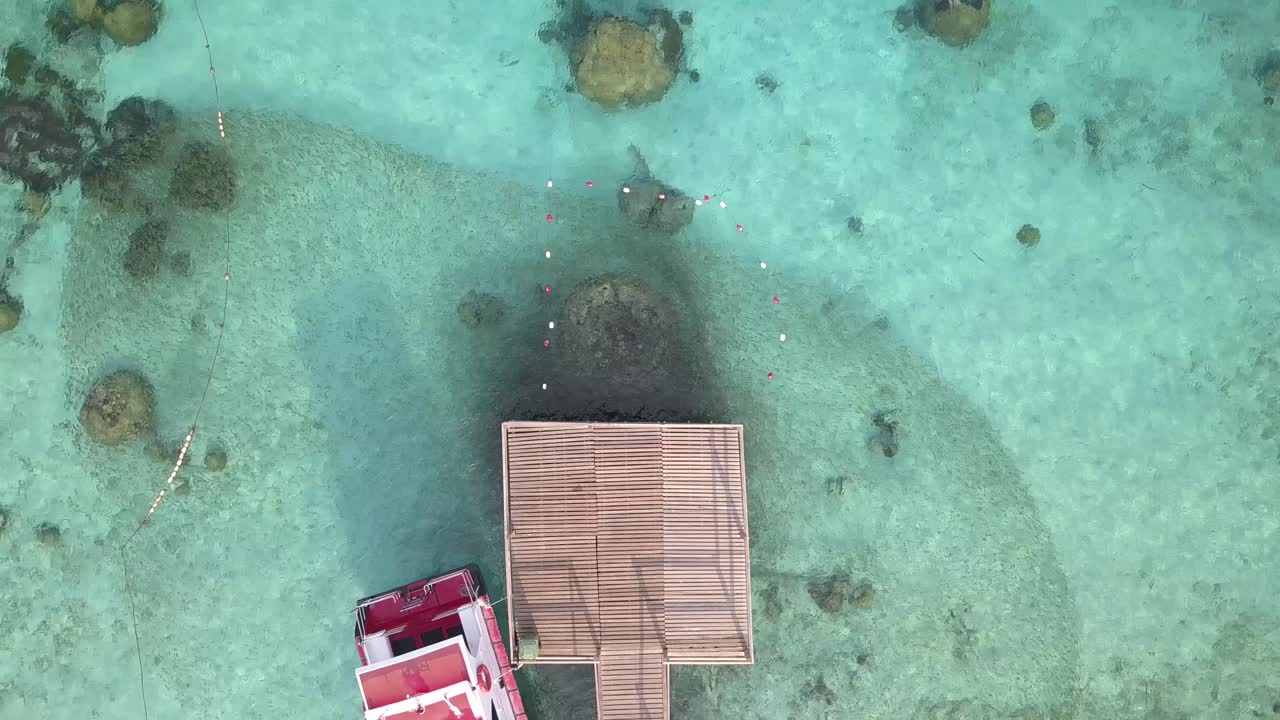 imágenes de drones de la isla de malasia