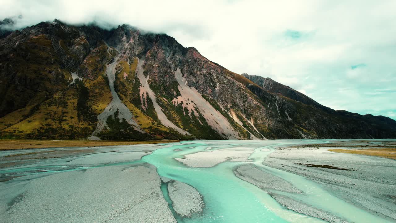 parque nacional del monte cook, arroyos y montañas azul claro de nueva zelanda