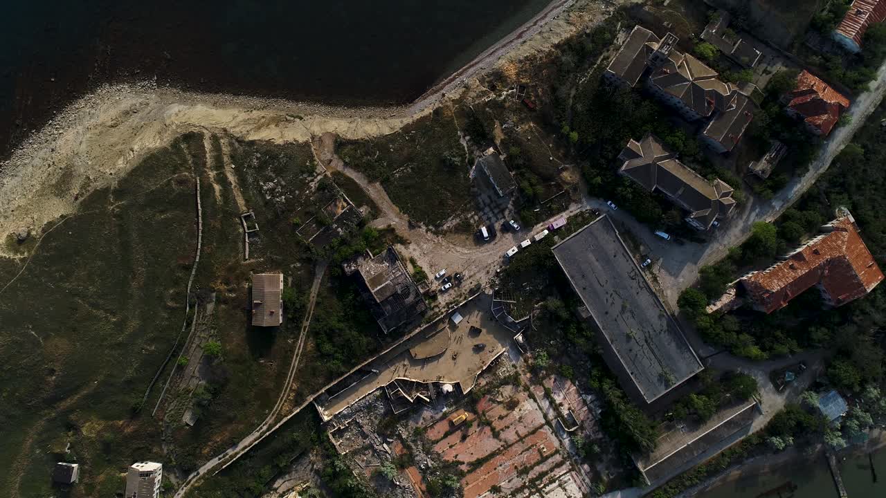 vista aérea de un asentamiento insular abandonado