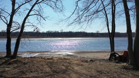 „Eine-Niedrige-Ansicht-Des-Rancocas-Creek-An-Einem-Sonnigen-Tag.“