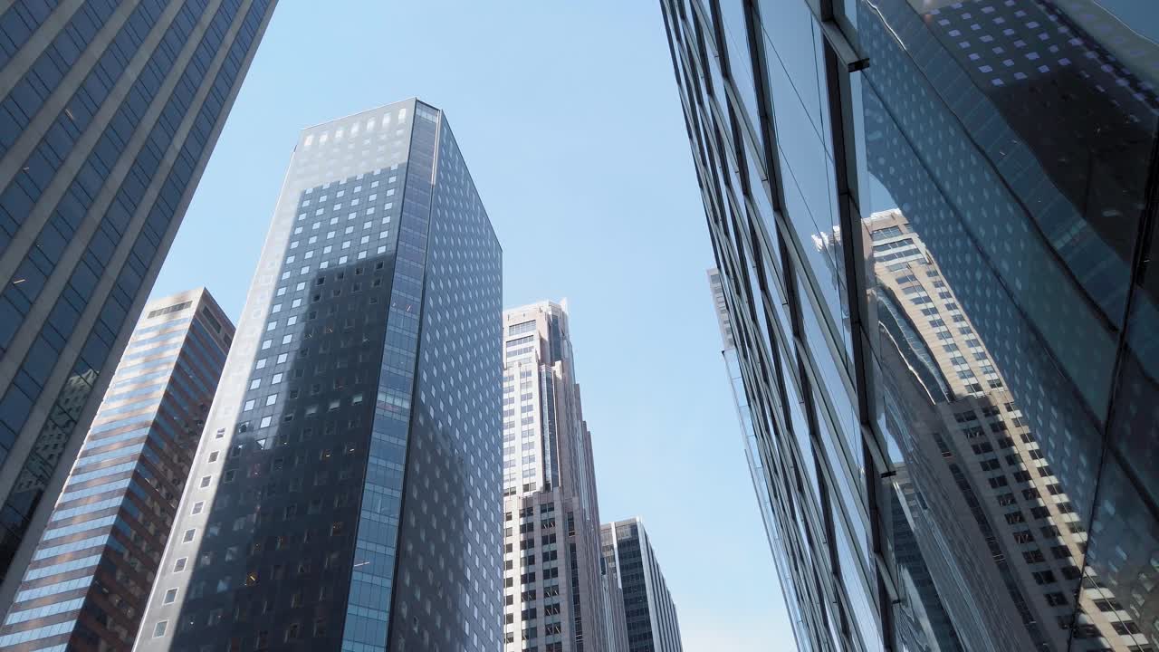 horizonte de la ciudad de nueva york, vista desde abajo