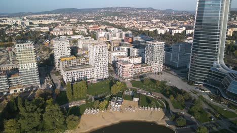 Disparo-De-Un-Dron-Sobre-El-Campus-De-Mol-En-El-Distrito-Financiero-De-Budapest