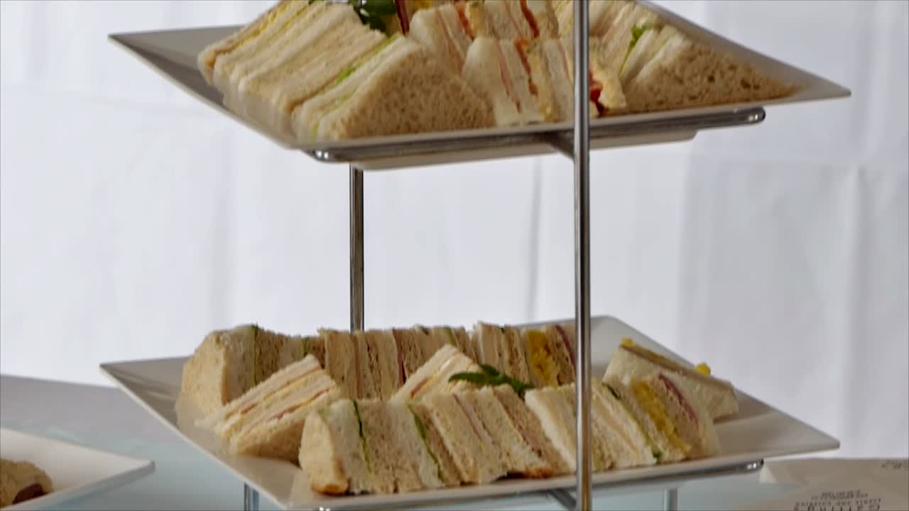 foto de comida deliciosa servida en una cena o recepción de bodas