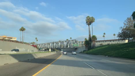 Conduciendo-Por-La-Costa-De-California-A-Través-De-Ventura