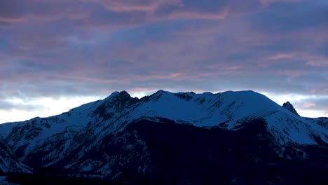 Lapso-De-Tiempo-Al-Atardecer-En-Dillon-Colorado