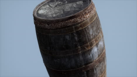 viejo barril de madera oxidado clásico