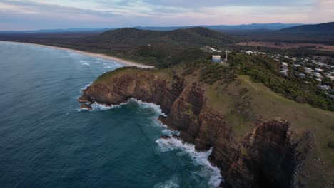 Crescent-Head---Goolawah-Beach---Pebbly-Beach---Nueva-Gales-Del-Sur---NSW---Australia---Primera-Toma-Aérea-Ligera