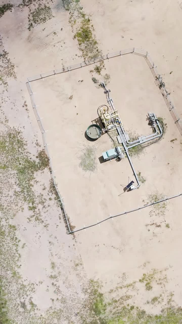 vista aérea giratoria de la instalación subterránea de gas