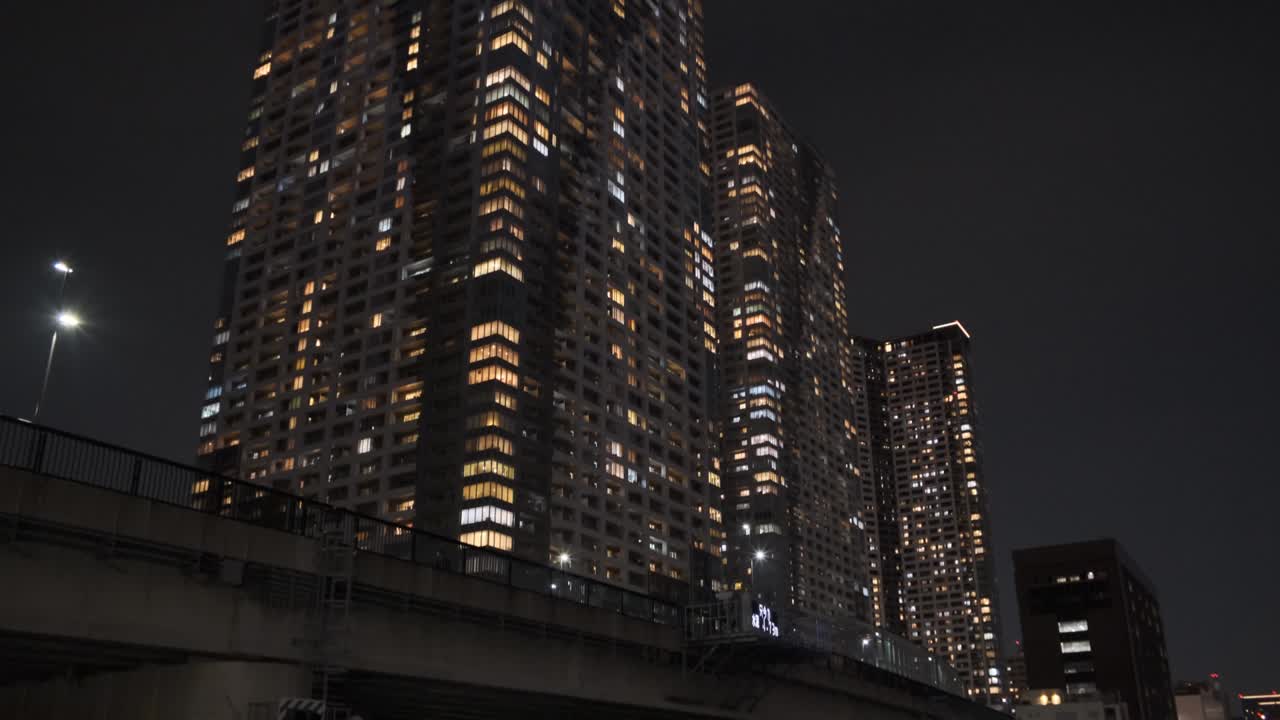 el área de la orilla del río harumi de tokio, vista nocturna 2022