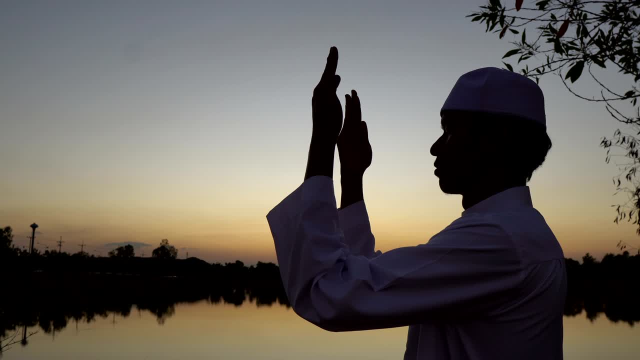 실루 젊은 아시아 무슬림 코로나19