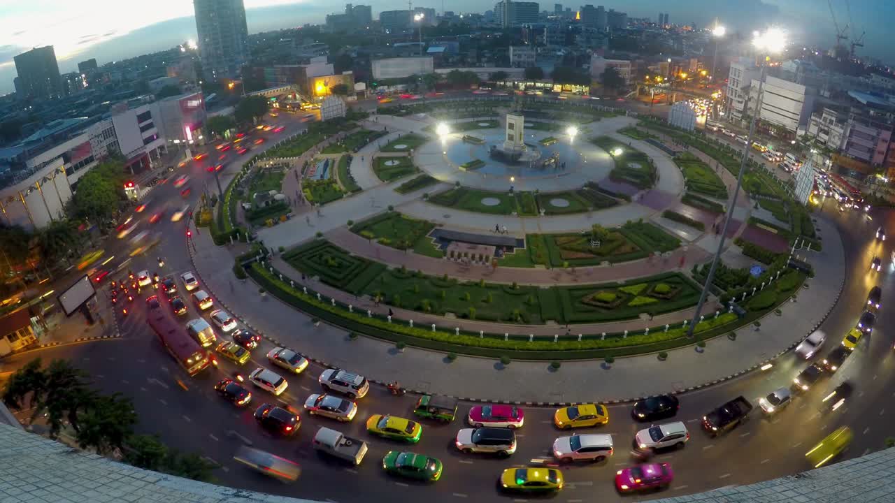 비는 시간대 도시 거리