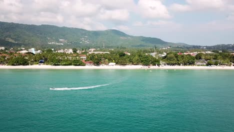 vista aérea de un complejo de playas tropicales