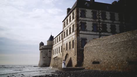 wedding couple at the coastal castle in france