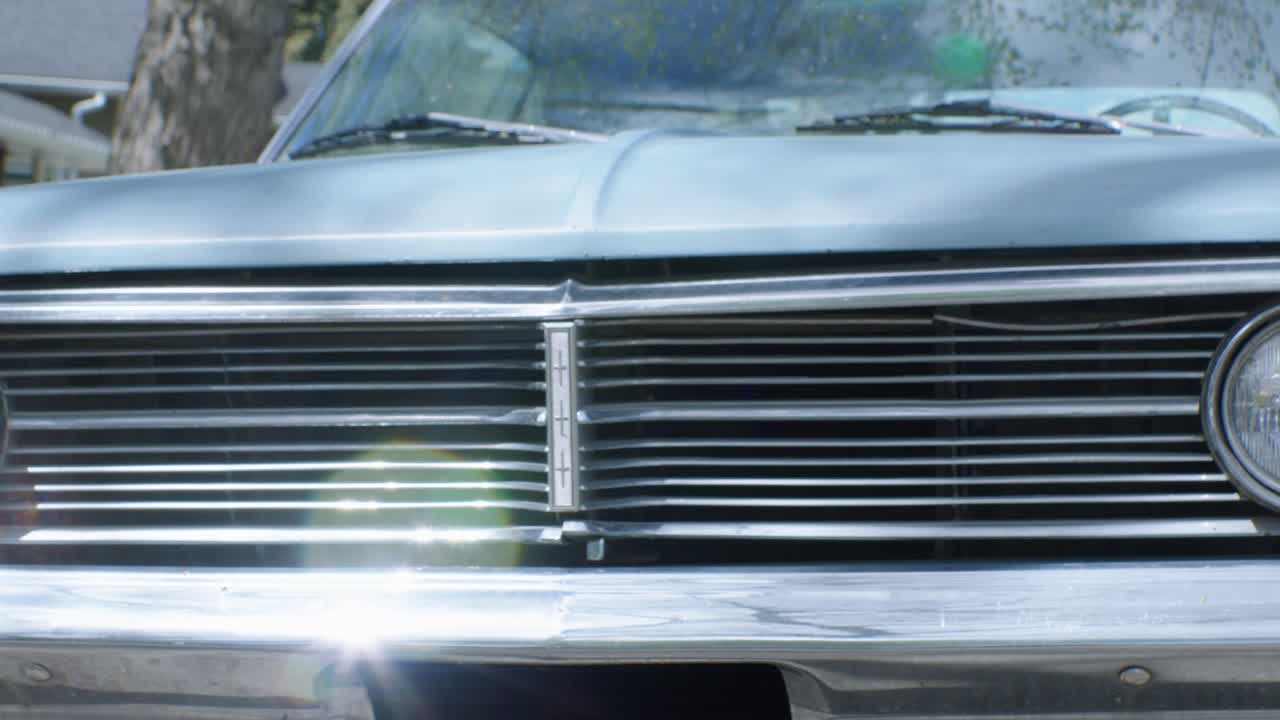 빈티지 자동차 블루 머큐리 프론트 그릴