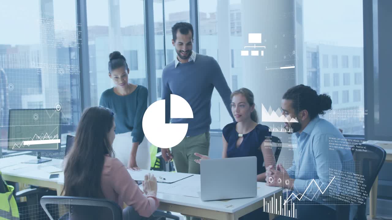 animación del procesamiento de datos estadísticos contra un equipo de diversos colegas discutiendo en la oficina