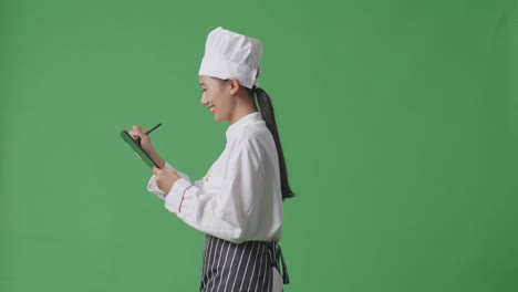 chef tomando notas