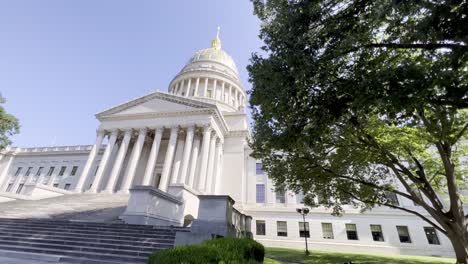 pan-of-state-capital,-state-house-in-charleston-west-virginia