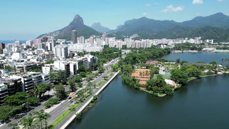 Lago-Rodrigo-De-Freitas-En-El-Centro-De-La-Ciudad-En-Río-De-Janeiro,-Brasil