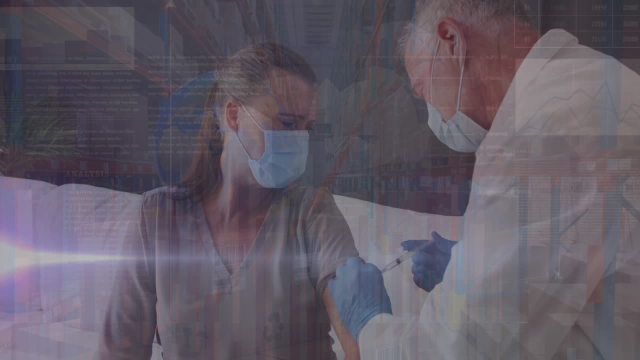 Animazione di elaborazione dati su donna caucasica che indossa mascherina.
