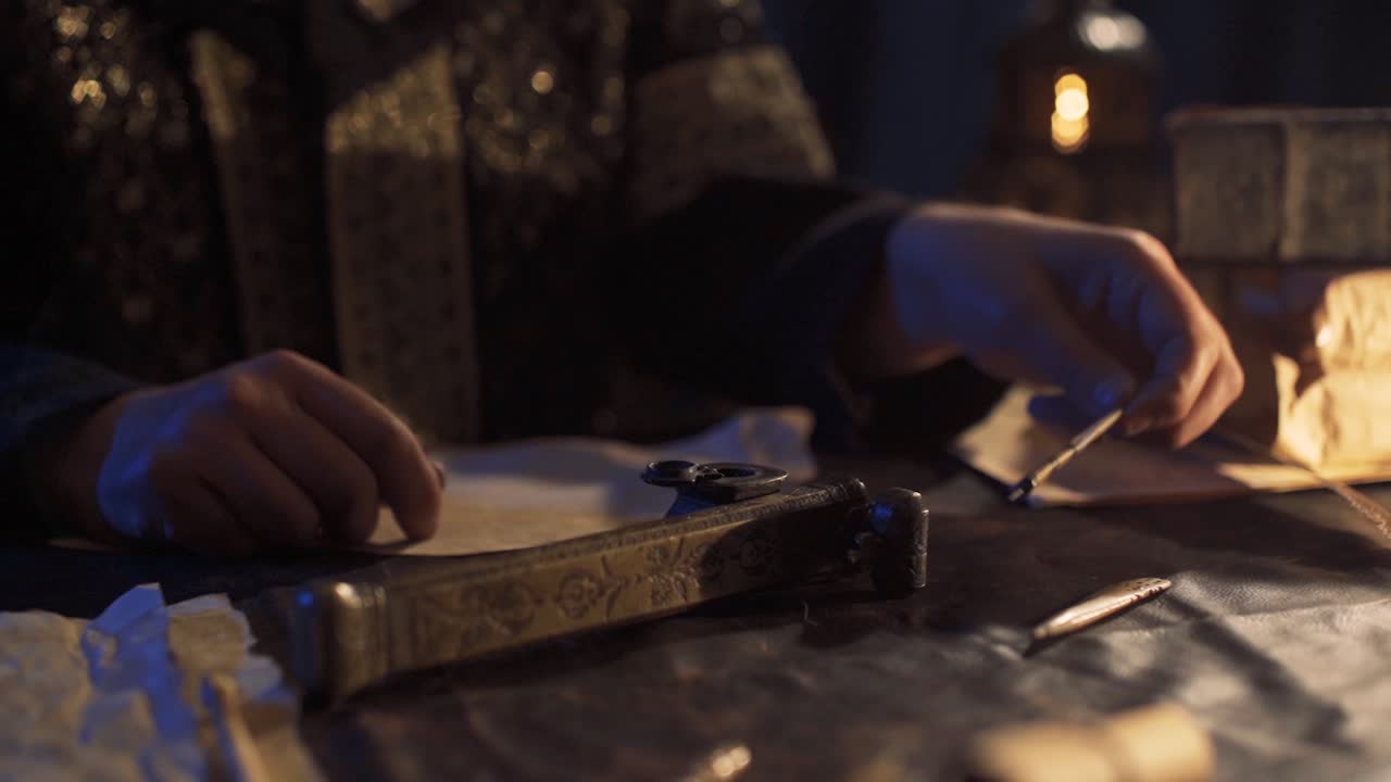 고대 역사 시대의 편지를 쓰는 것입니다.