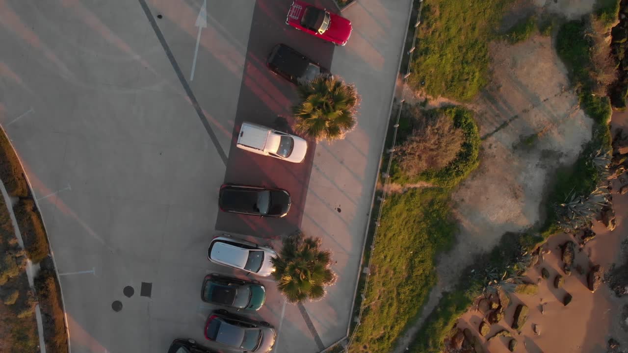 переход через парк над морем и удивительный закат