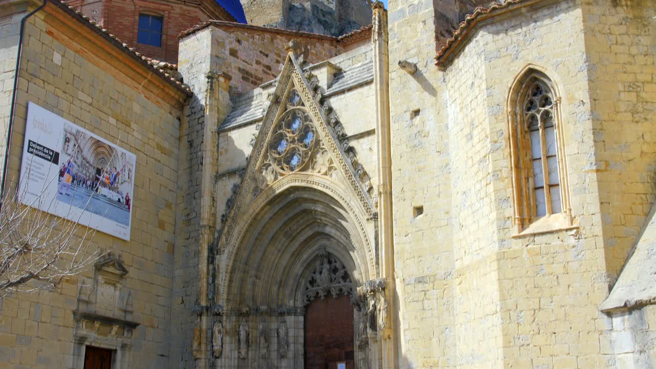 exterior de la catedral de santa maría la mayor en morella, castellon españa