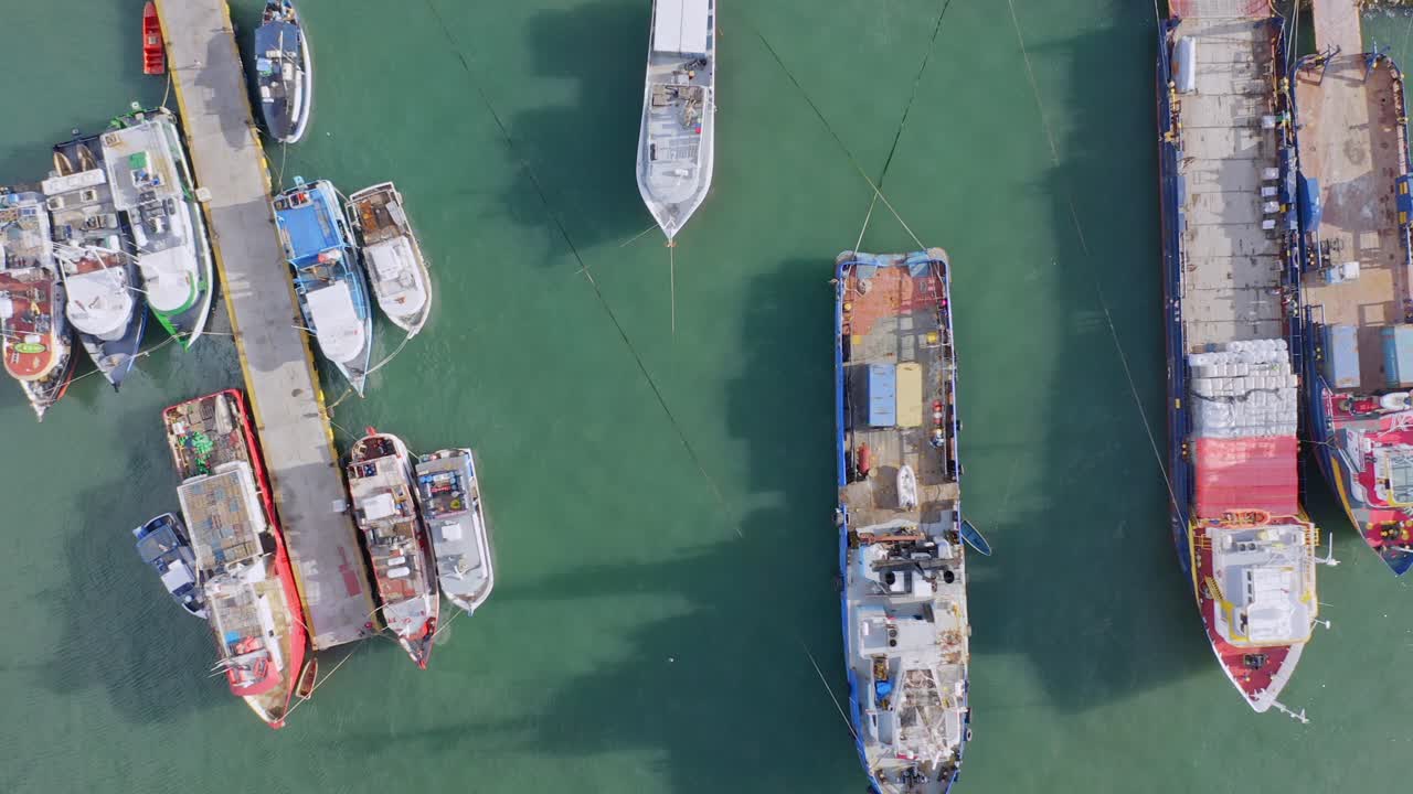 buques anclados en el puerto de puerto plata