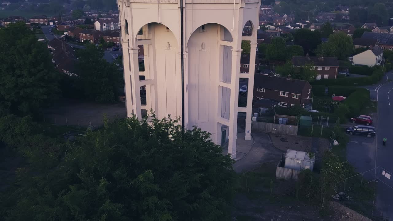 ascend revela la torre de agua de pinchbeck cerca de spalding en el sur de holanda, lincolnshire