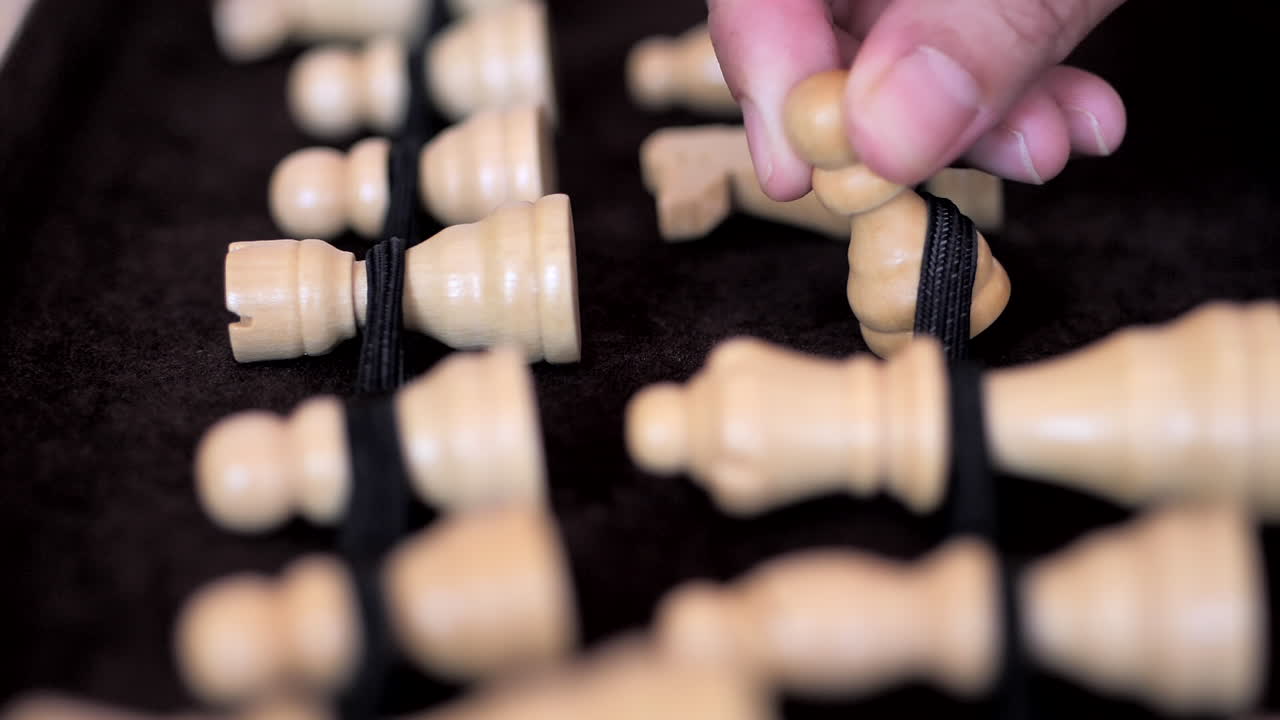 piezas de ajedrez yuriy