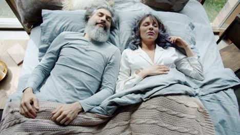pareja en la cama