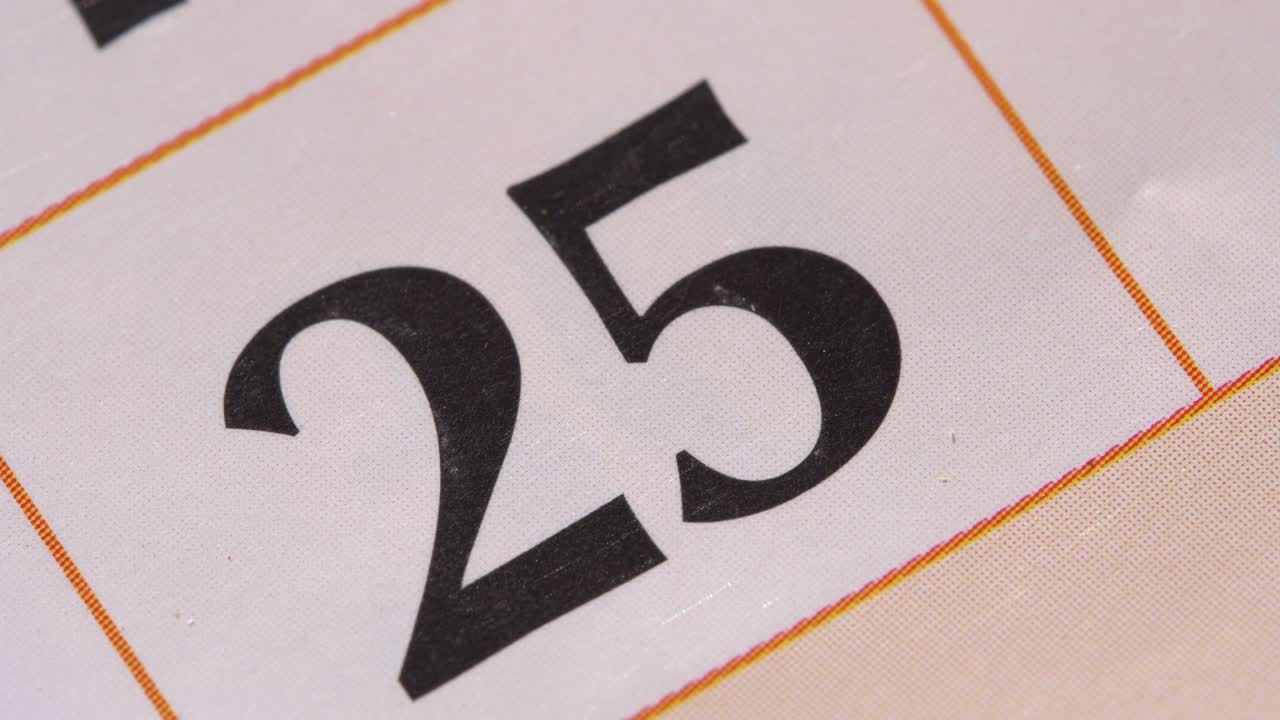 marcar la fecha en el calendario con un marcador rojo