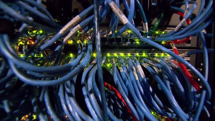 COMMUNICATION CABLES WIRES BLINKING HUB
