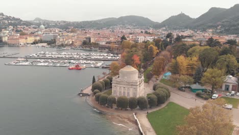 Volta-Temple-and-marina-at-Como-lake,-Como-city,-Lombardy,-Italy