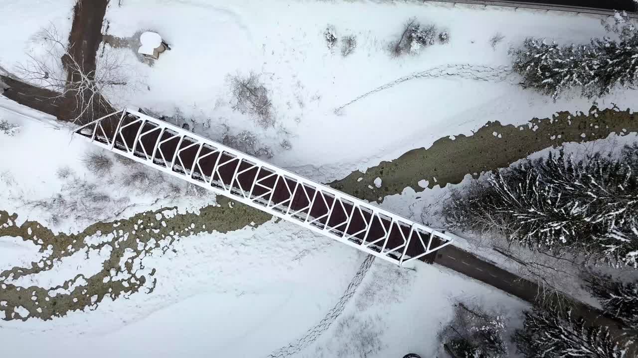 슬로베니아에서 사바 강을 비행