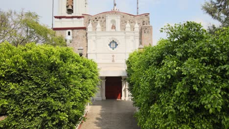 Jib-In-Der-Kleinen-Kirche